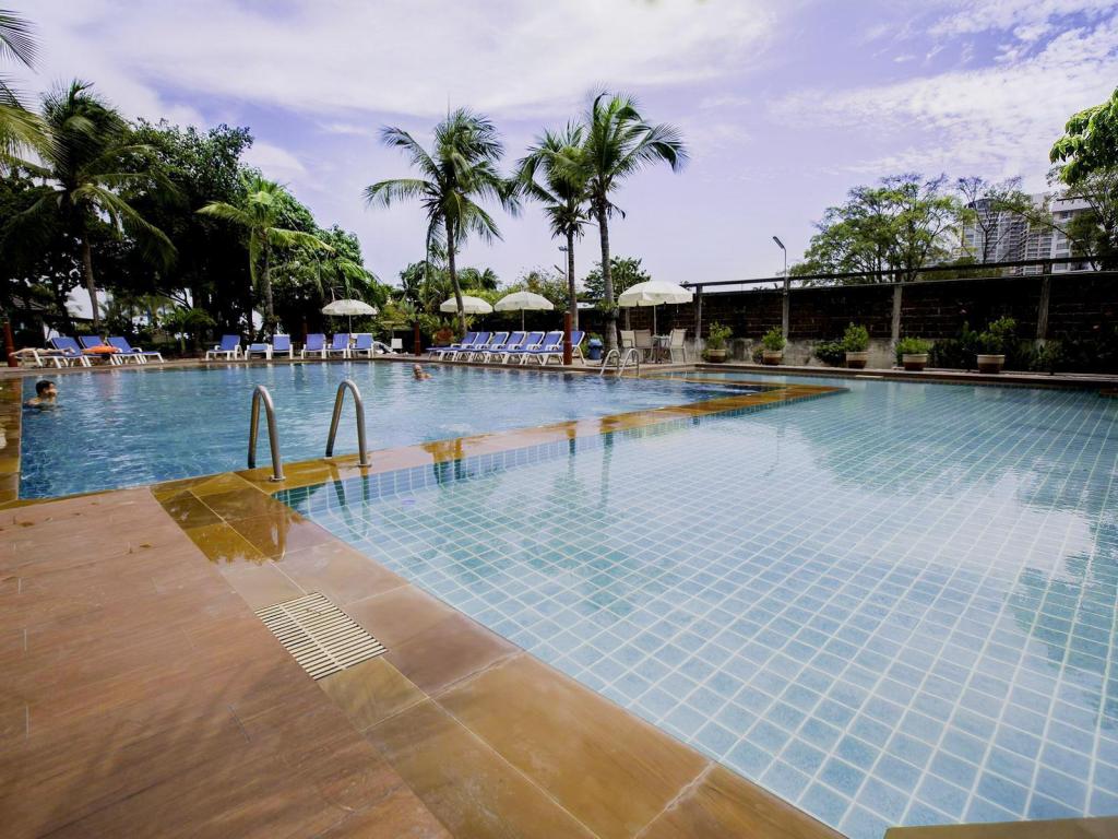 Twin Palms Resort Pattaya - Image 4
