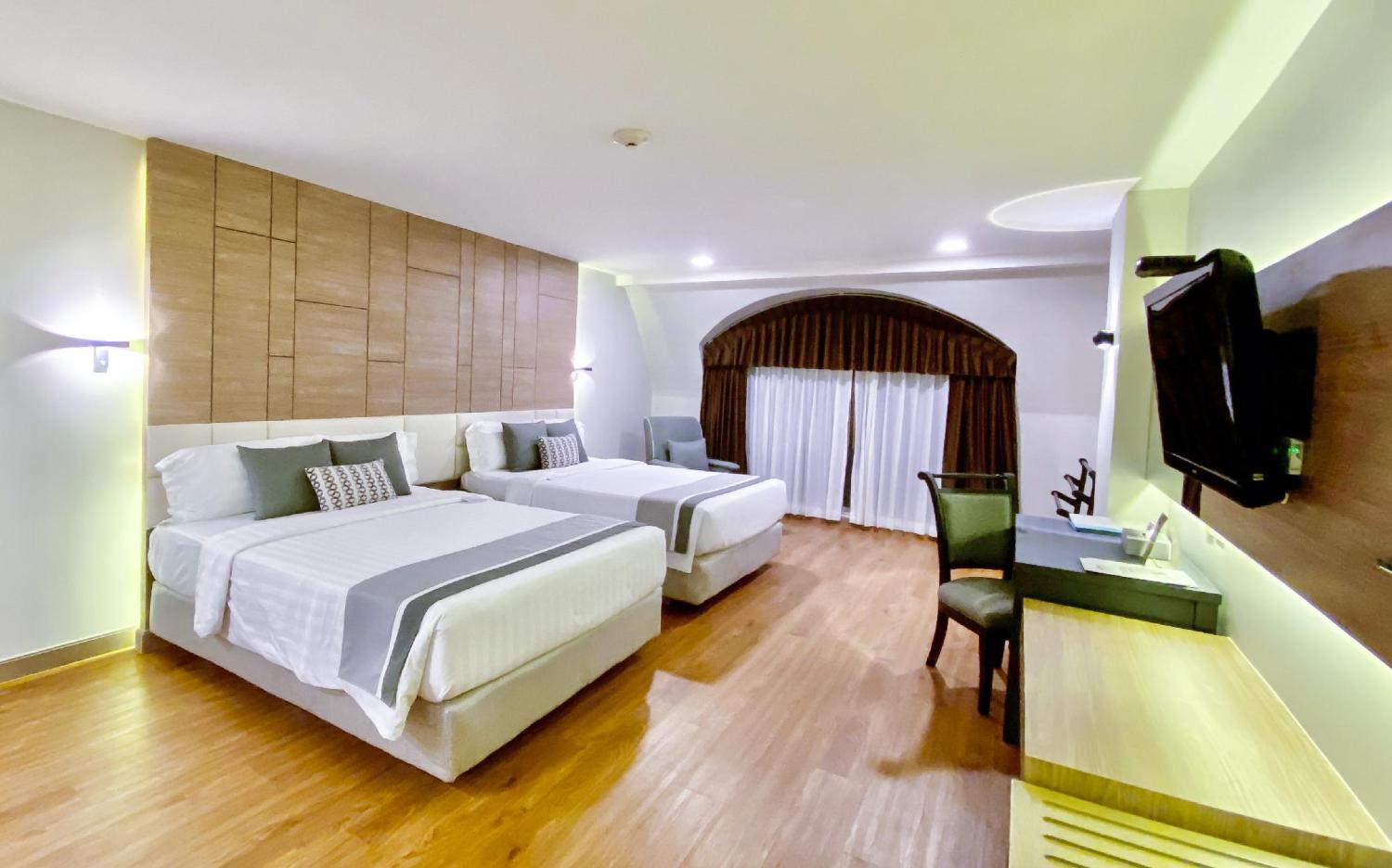 Phuket Graceland Resort & Spa - Image 1