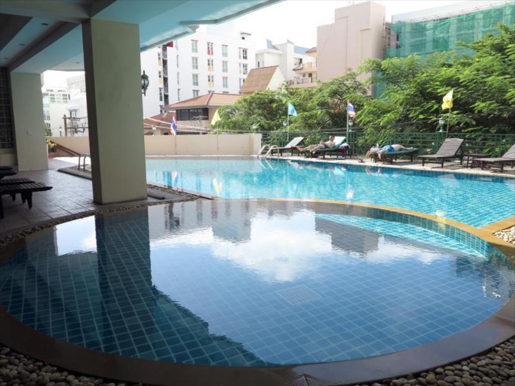 Mike Beach Resort Pattaya (SHA Certified) - Image 2