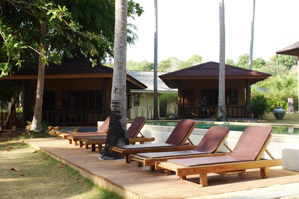Melina's Beach Front Bungalows - 1