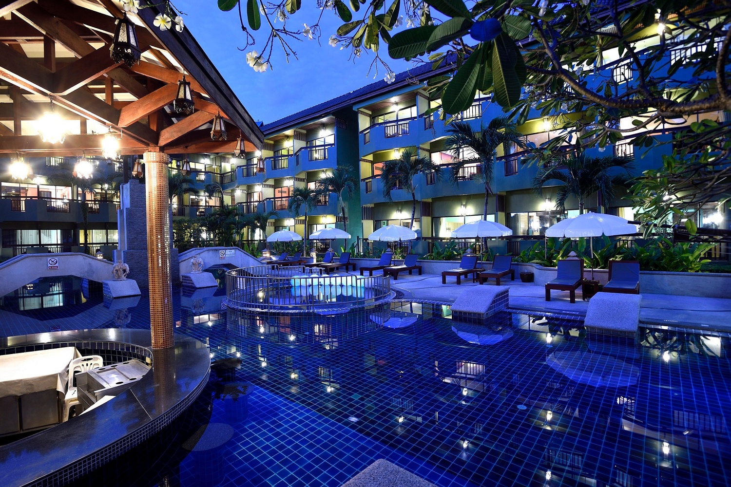 Phuket Island View Hotel - Image 1