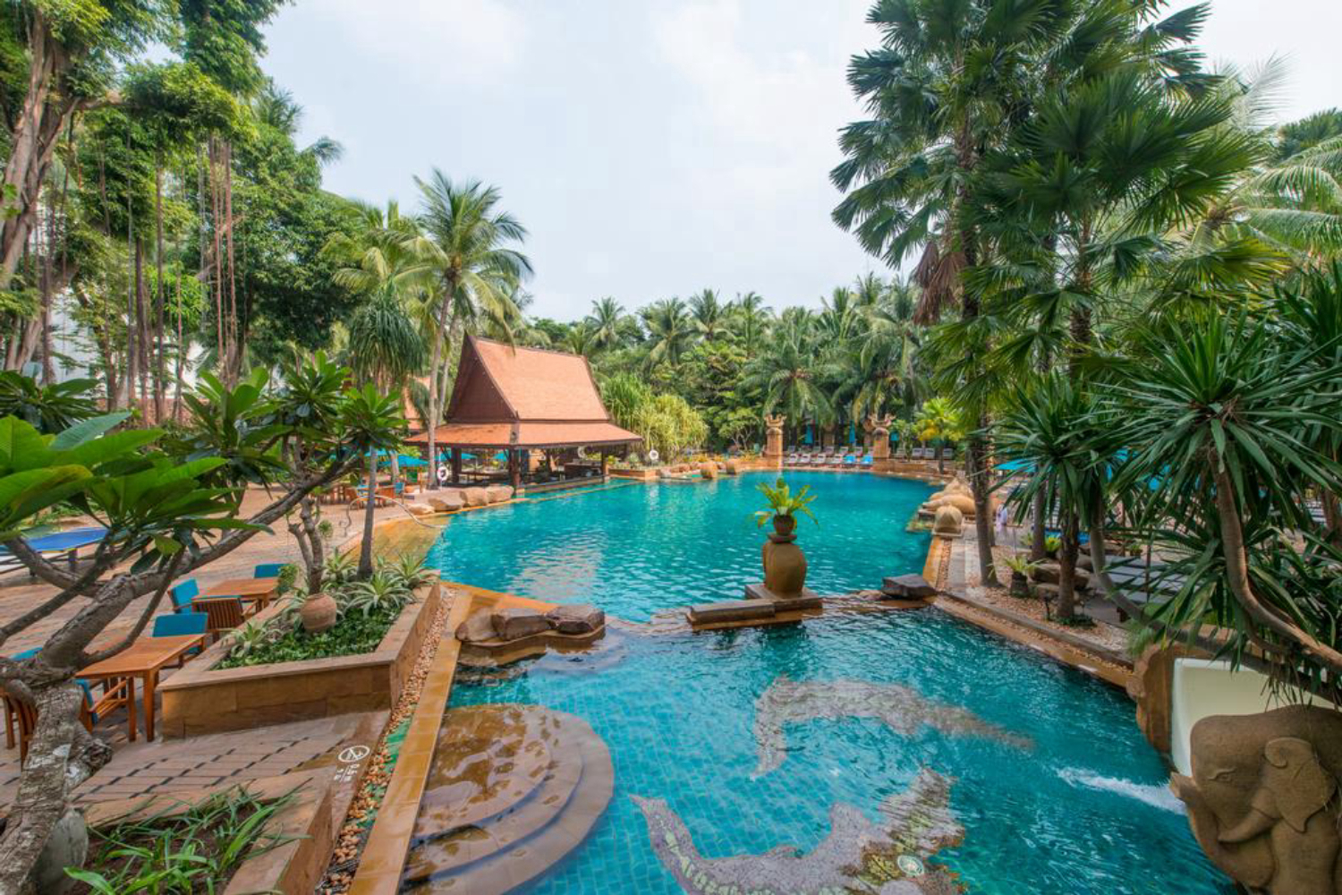Avani Pattaya Resort - Image 1