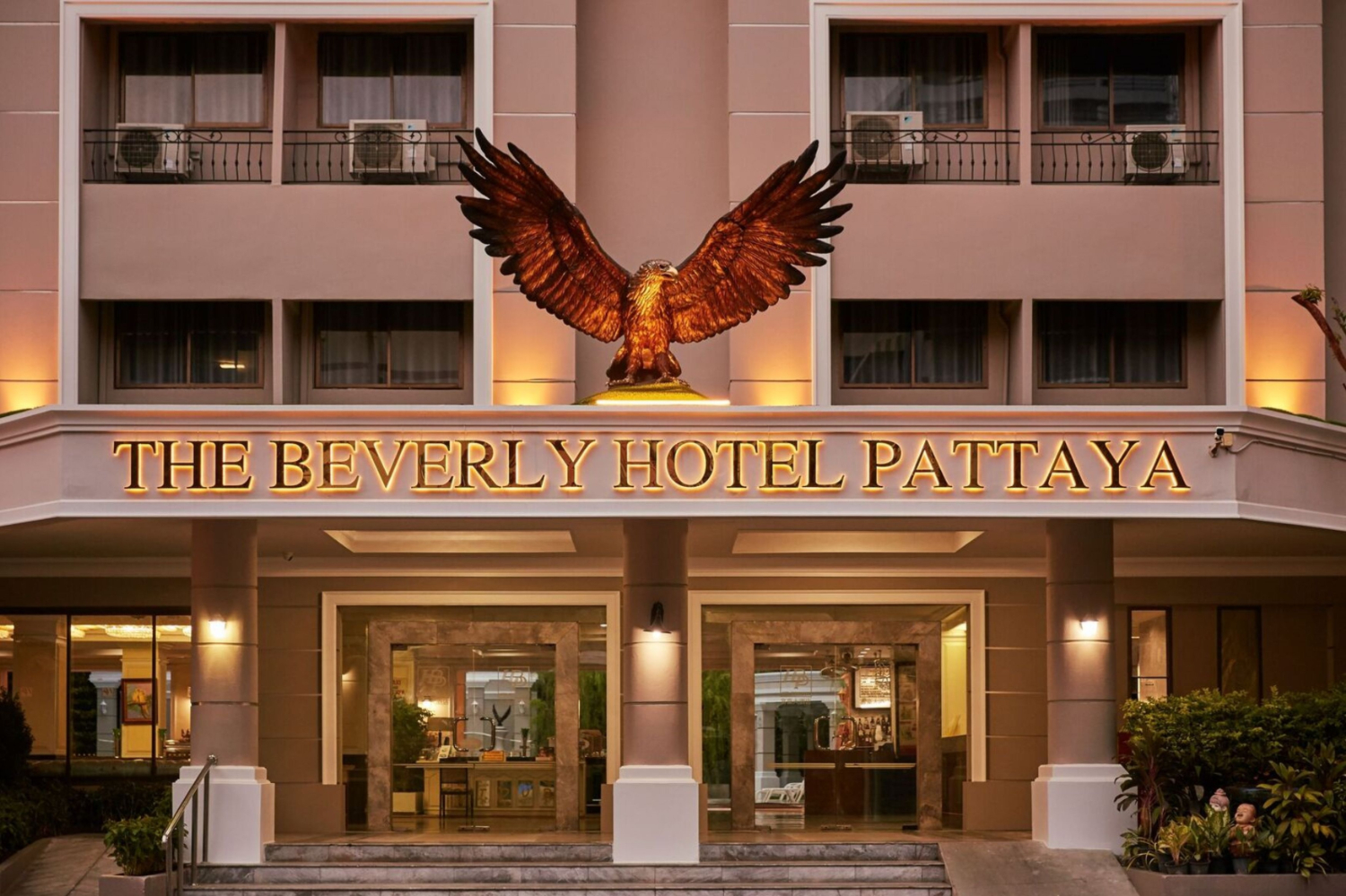 The Beverly Hotel Pattaya - Image 2