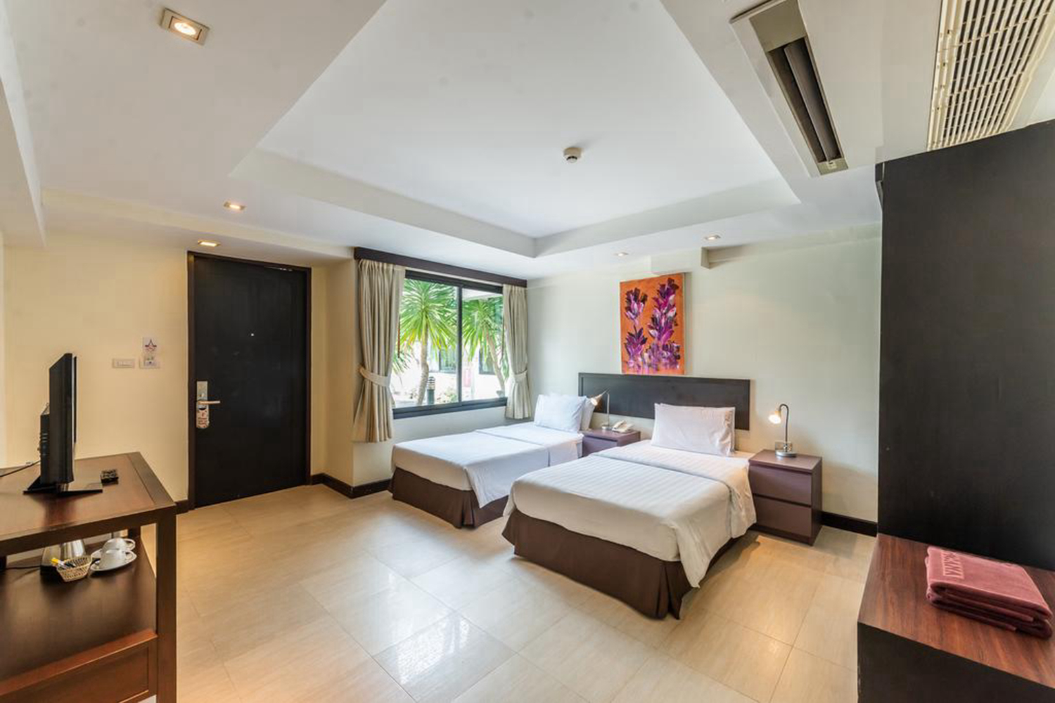Hotel Tropicana Pattaya - Image 4