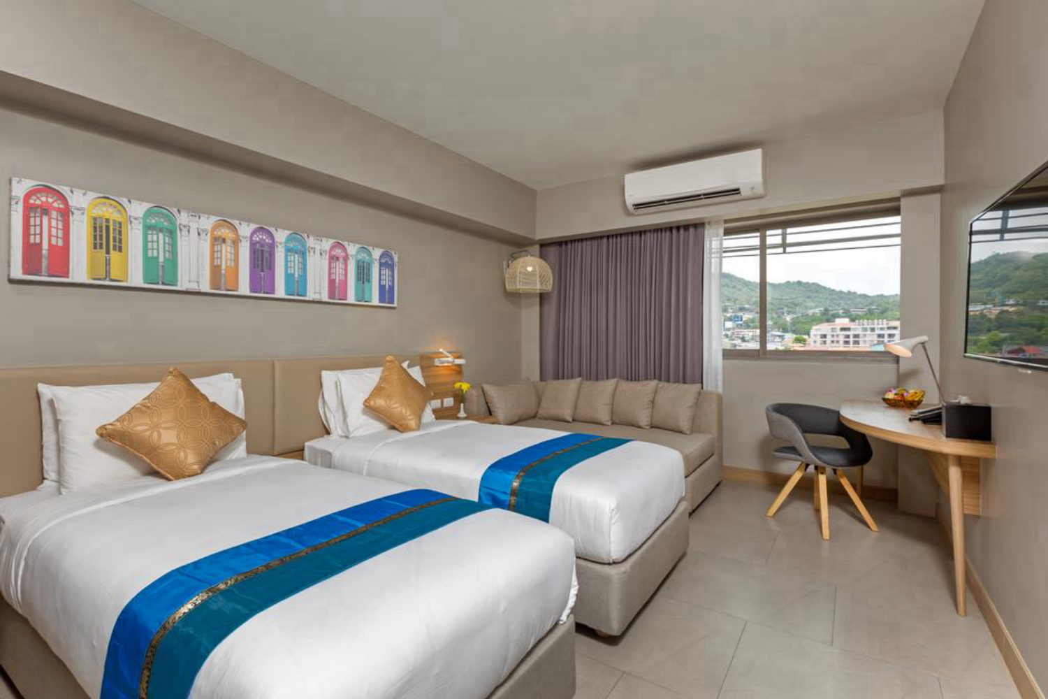 Oakwood Hotel Journeyhub Phuket - Image 4