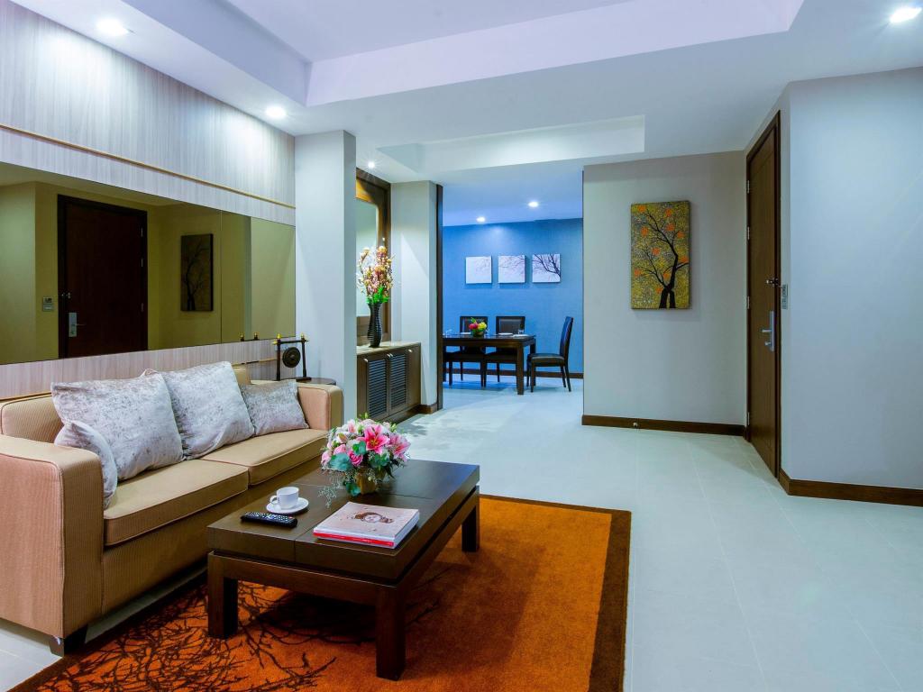 Grand Mercure Bangkok Asoke Residence - Image 2