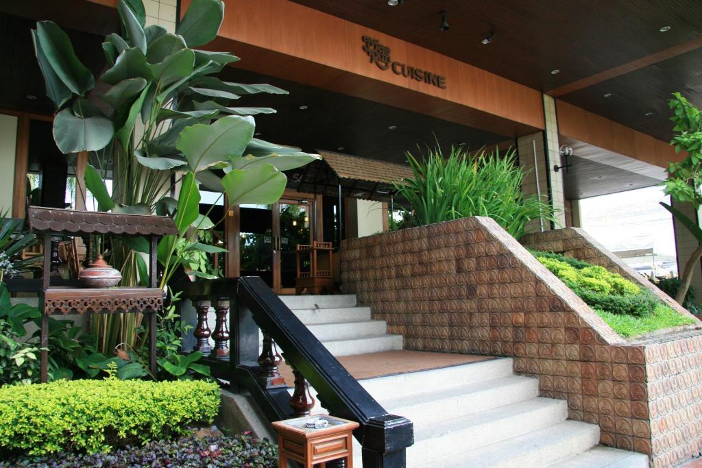 Chiang Mai Orchid Hotel - Image 2