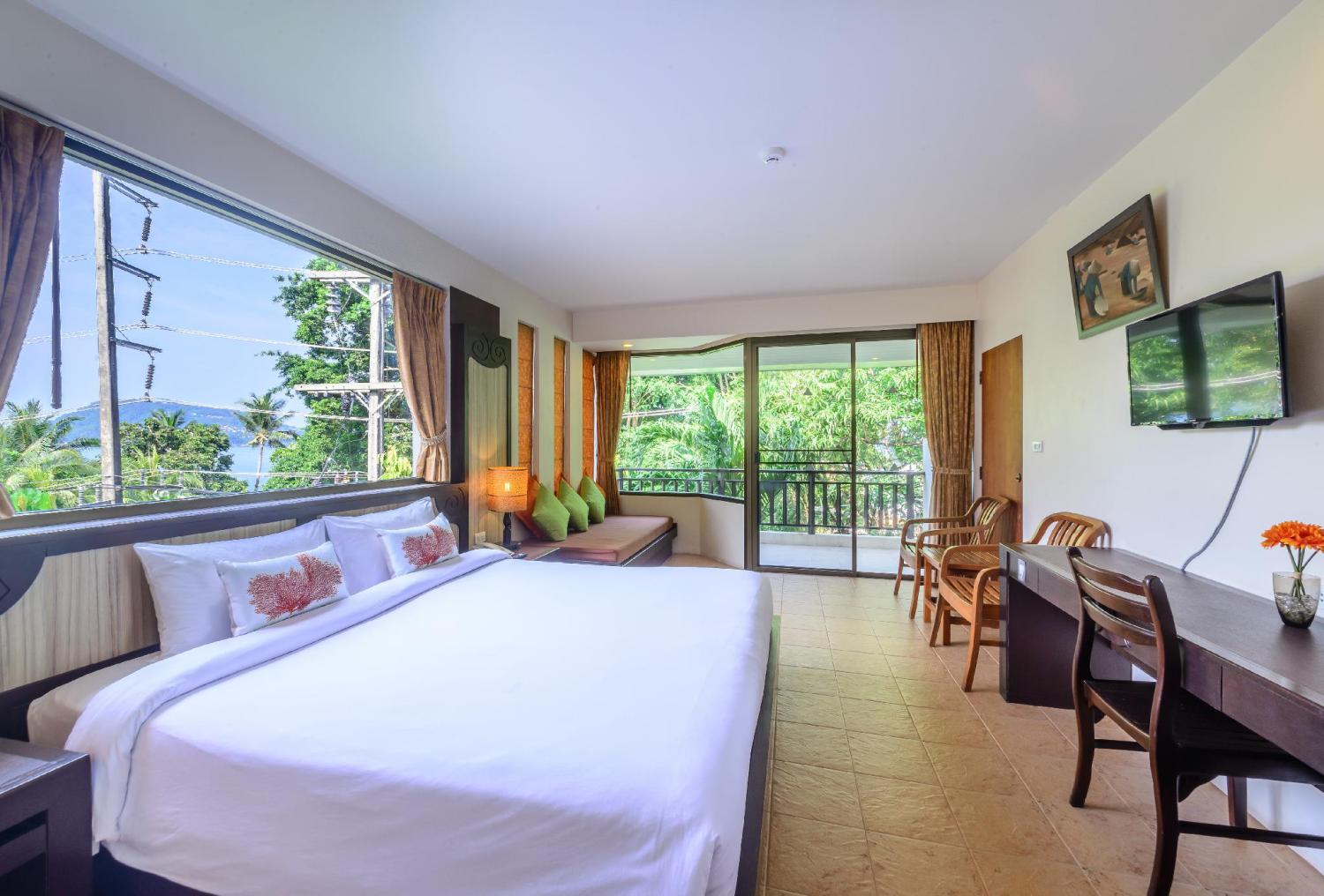 Patong Lodge Hotel - Image 2