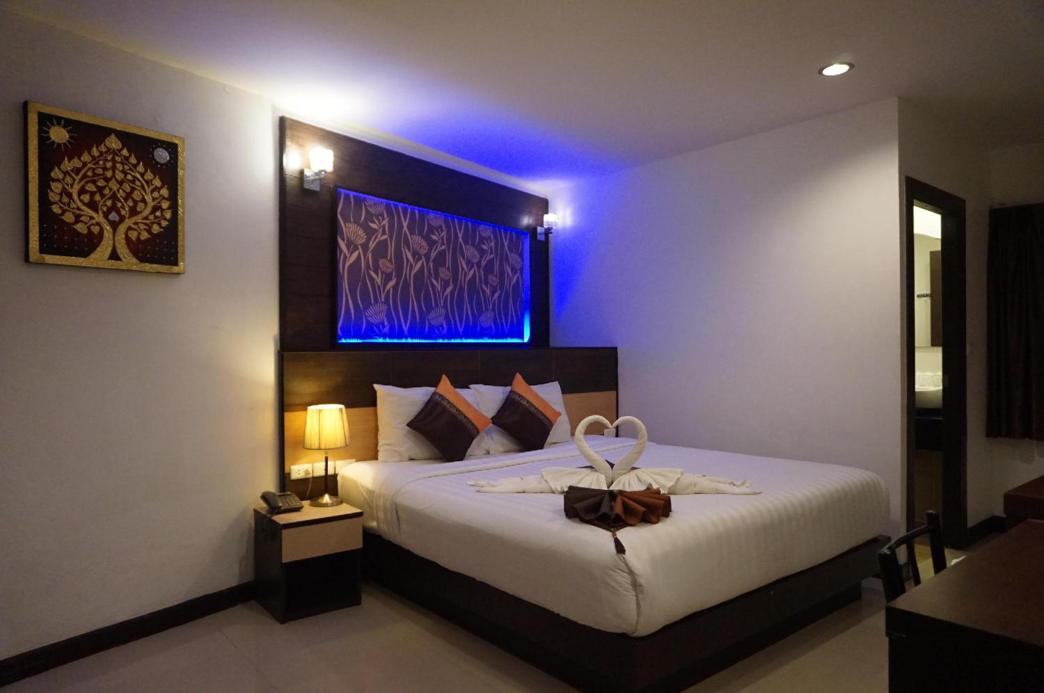 Patong Mansion Hotel - Image 1