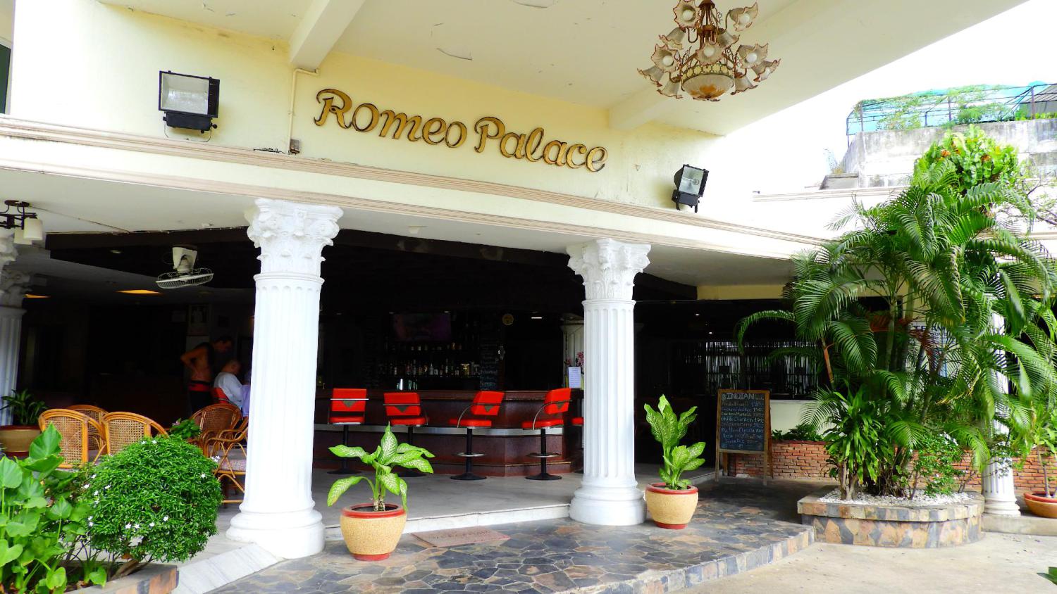 Romeo Palace Hotel - Image 2
