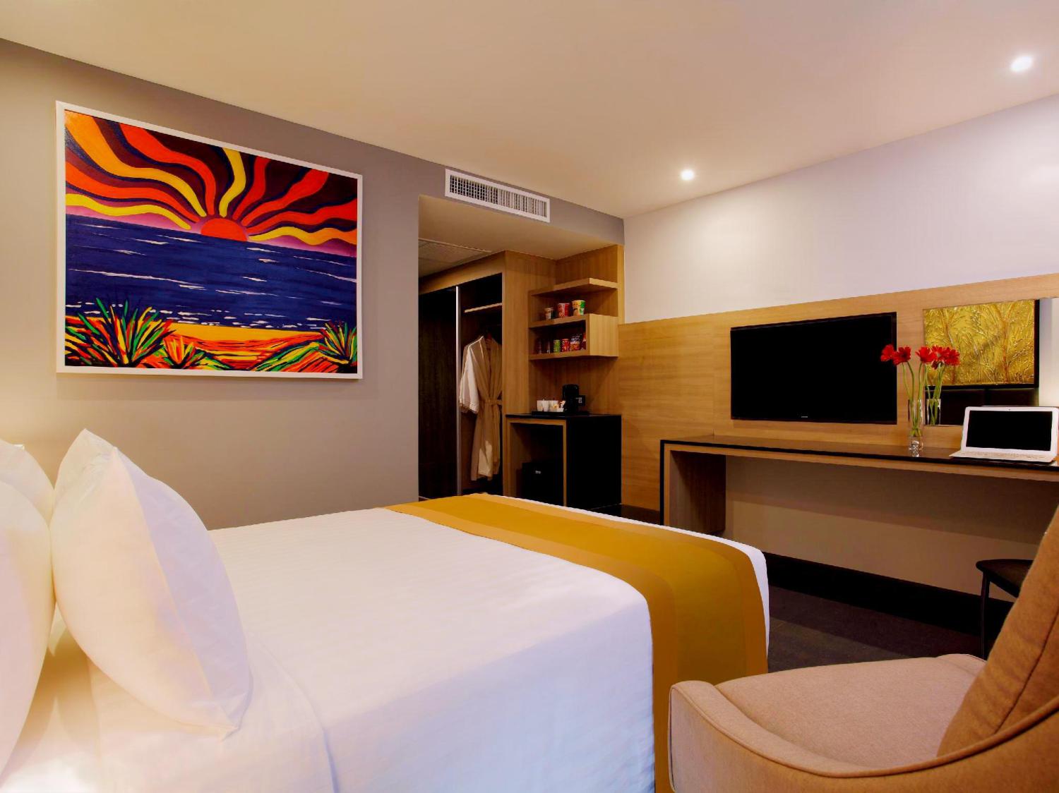 Nova Express Pattaya Hotel - Image 0