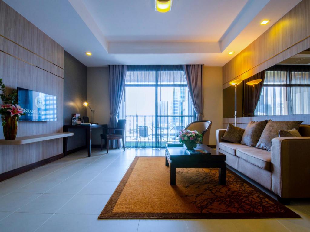 Grand Mercure Bangkok Asoke Residence - Image 3