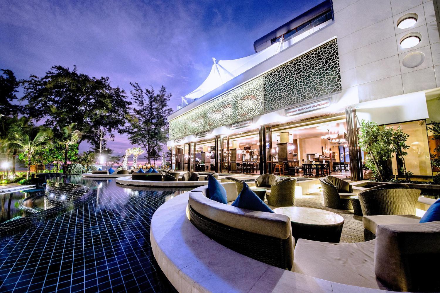Phuket Graceland Resort & Spa - Image 2